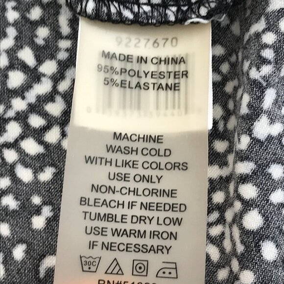 Vince Camuto Sleeveless V-Neck Blouse Women's Plus Size 2X Dot Print Career - Picture 10 of 10